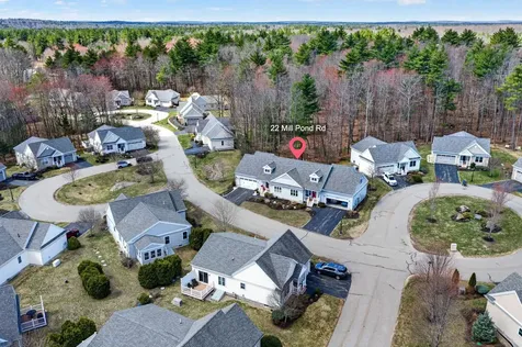22 Mill Pond Road Brentwood NH 03833-6139