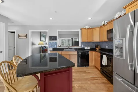 22 Mill Pond Road Brentwood NH 03833-6139
