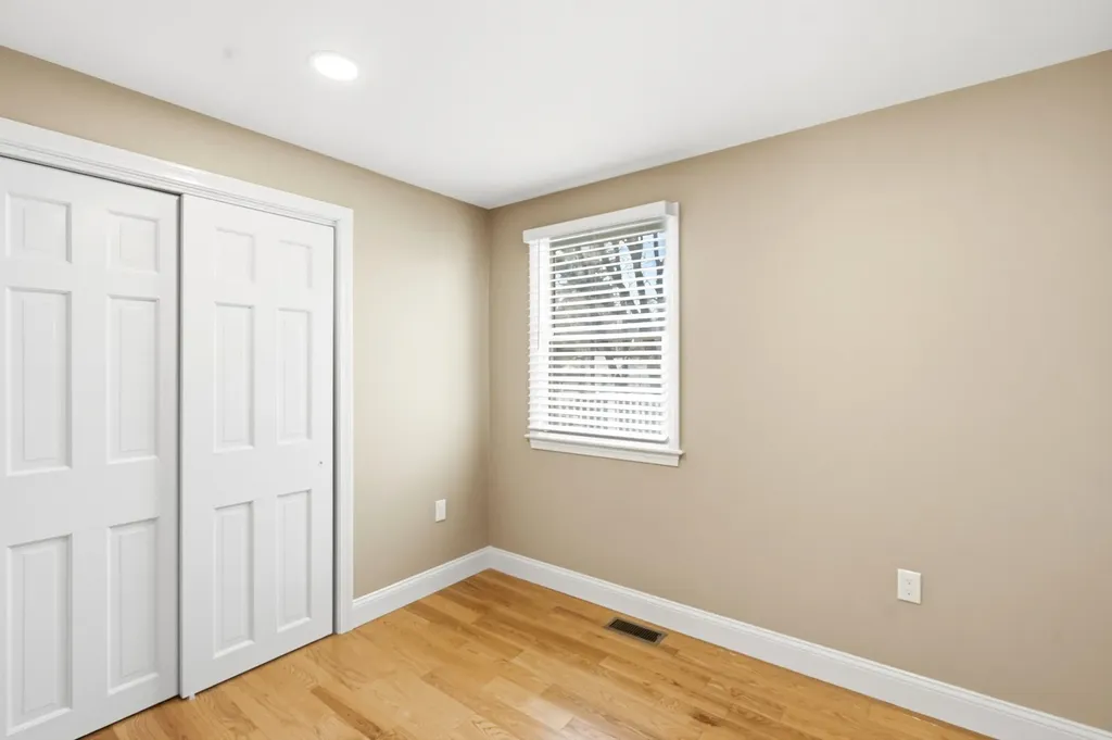 34 Shore Drive Salem NH 03079