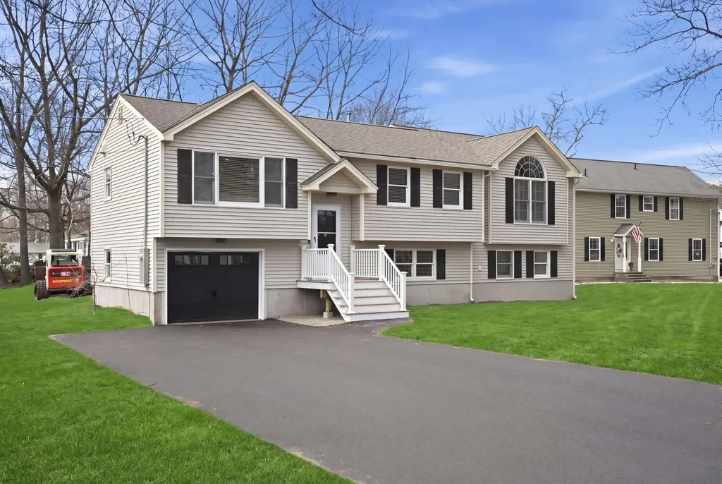 34 Shore Drive Salem NH 03079