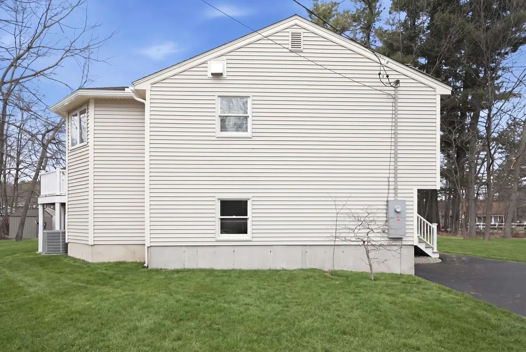 34 Shore Drive Salem NH 03079