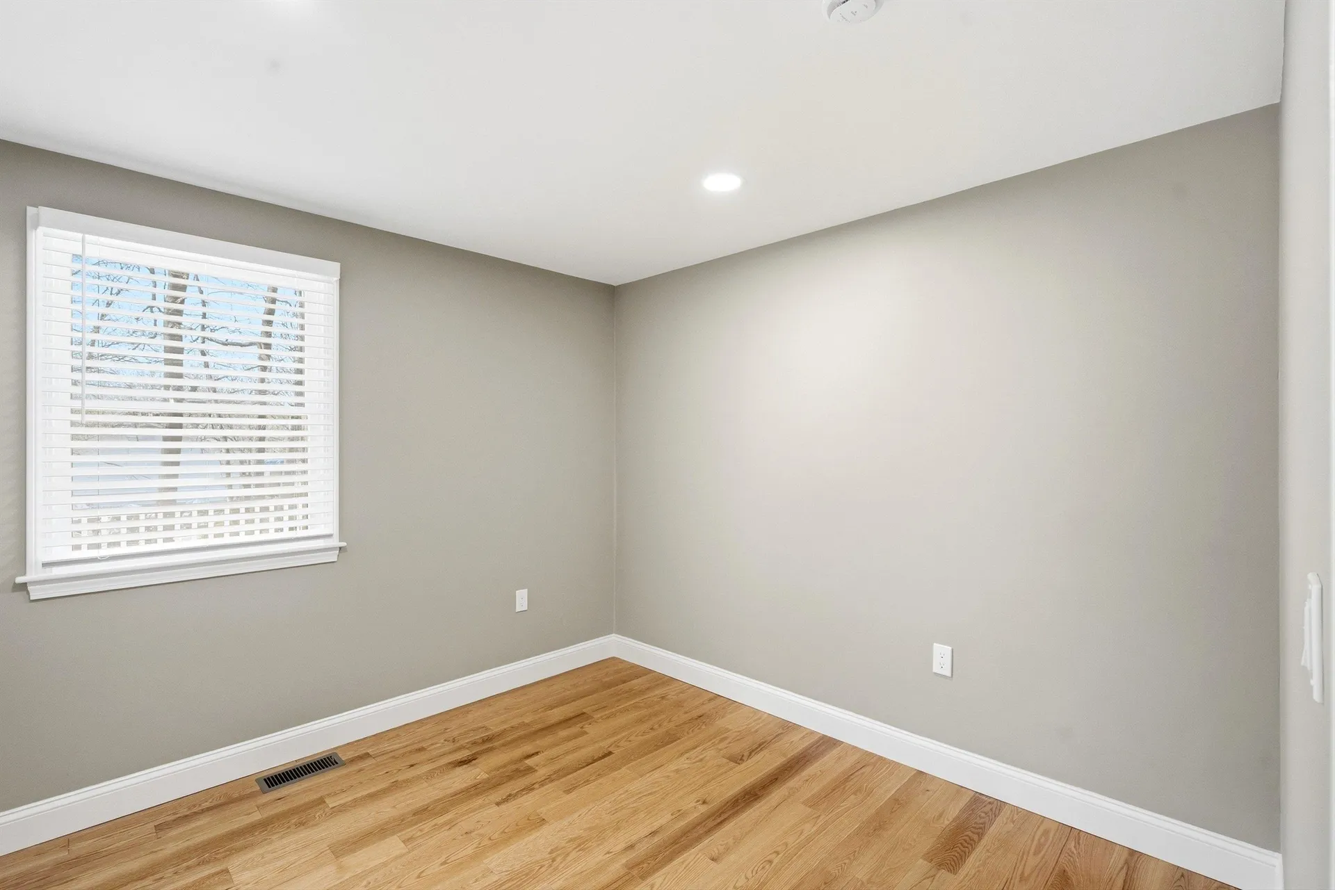 34 Shore Drive Salem NH 03079