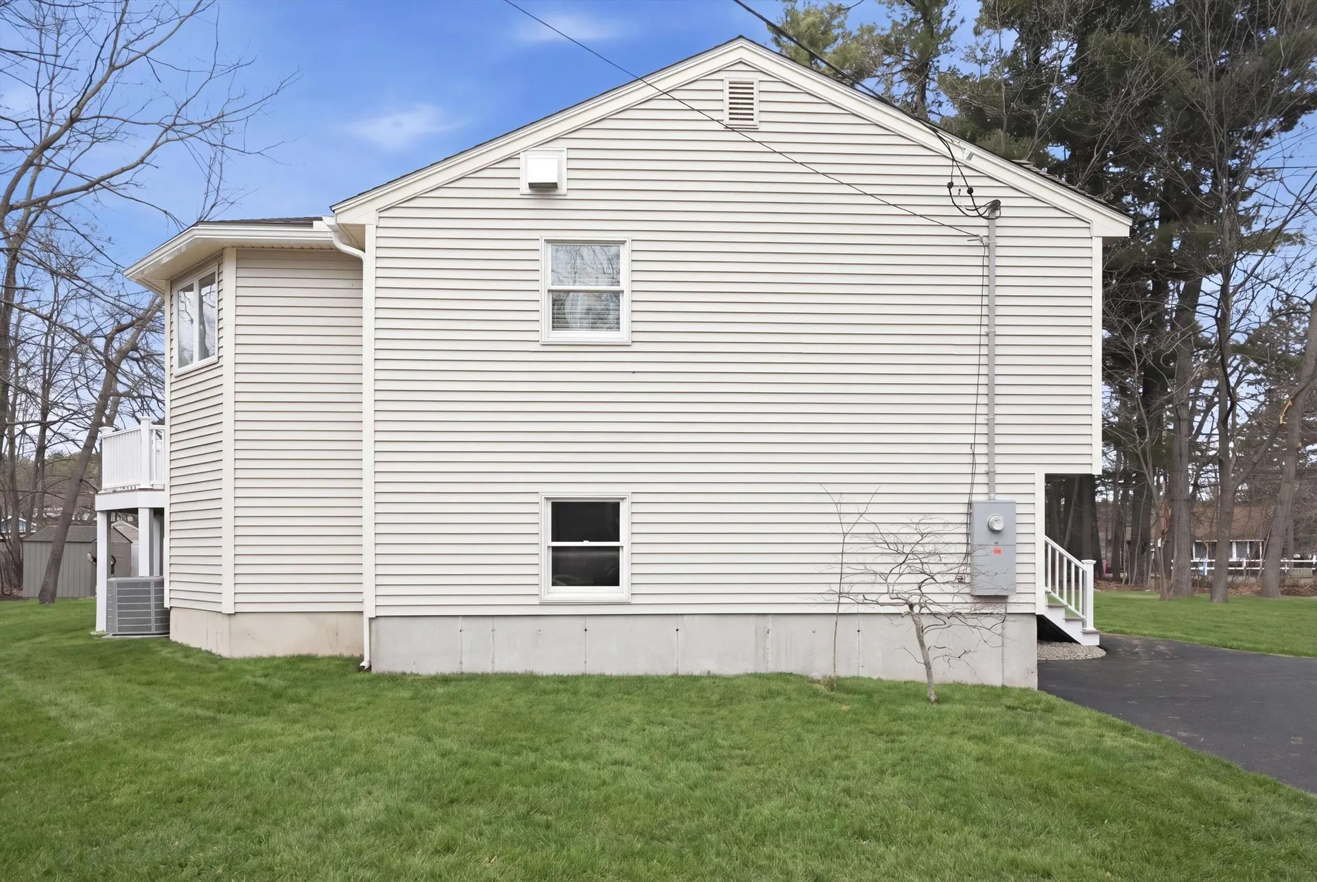 34 Shore Drive Salem NH 03079