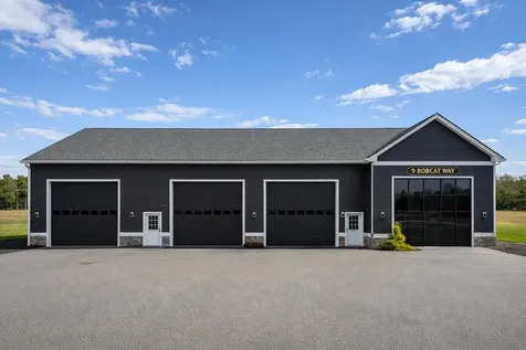 9 Bobcat Way Sandown NH 03073