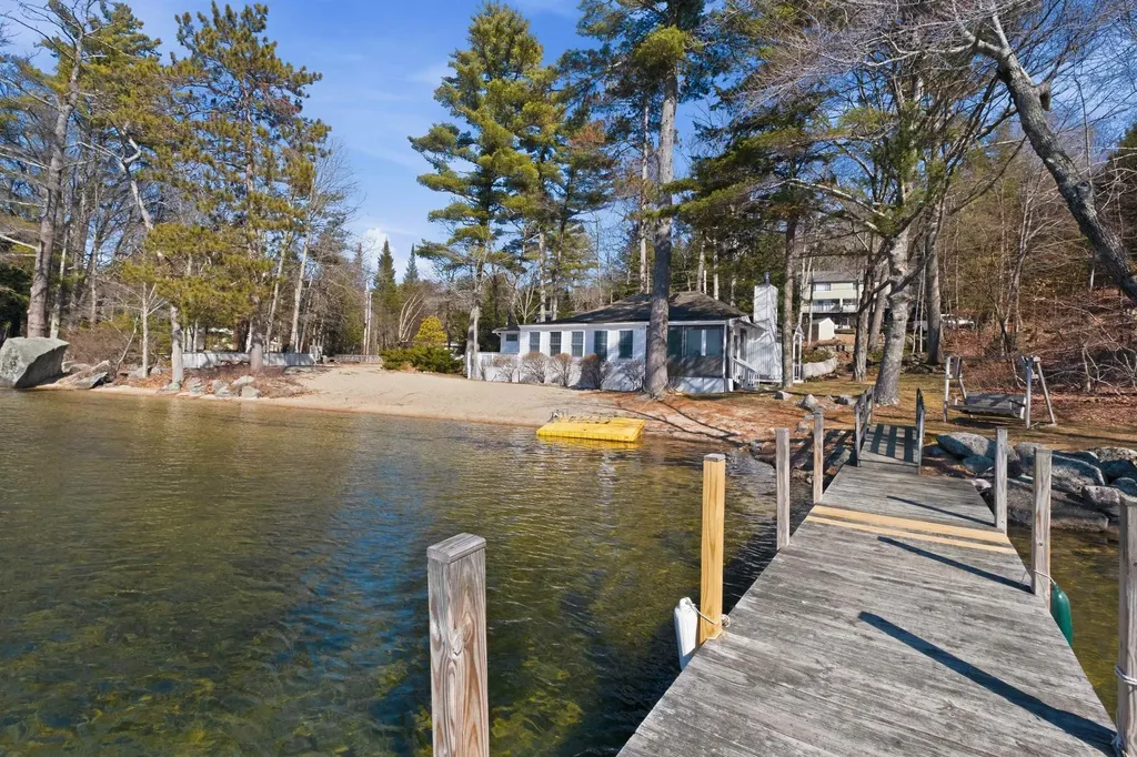 19 Wawbeek Road Tuftonboro NH 03816