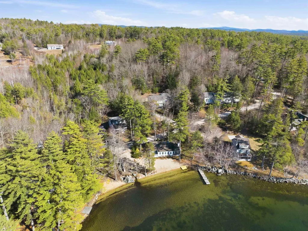 19 Wawbeek Road Tuftonboro NH 03816