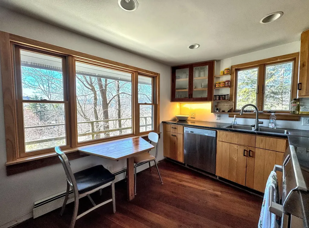 2603 North Pownal Road Pownal VT 05261-0102