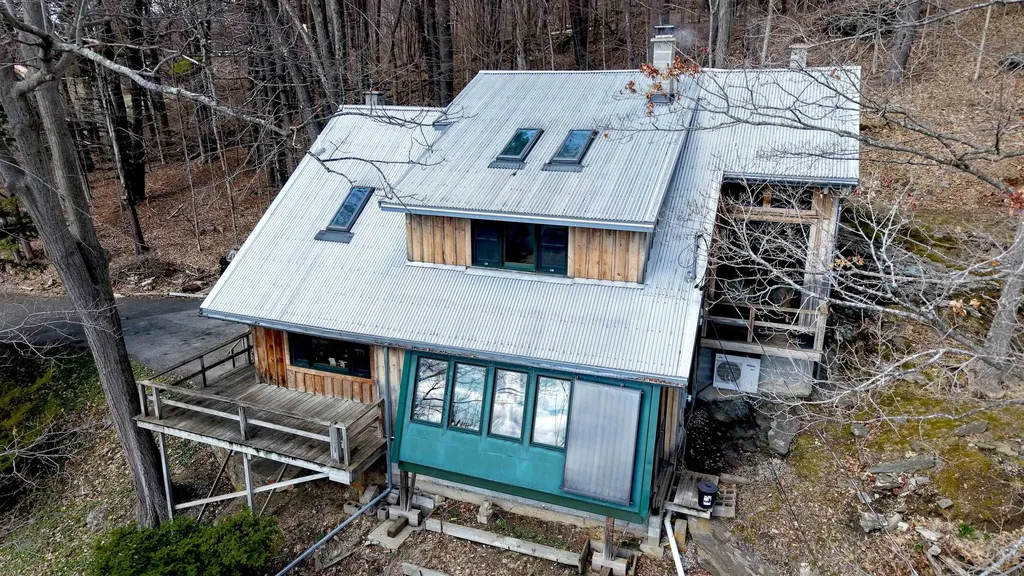2603 North Pownal Road Pownal VT 05261-0102