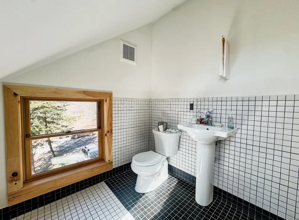 2603 North Pownal Road Pownal VT 05261-0102