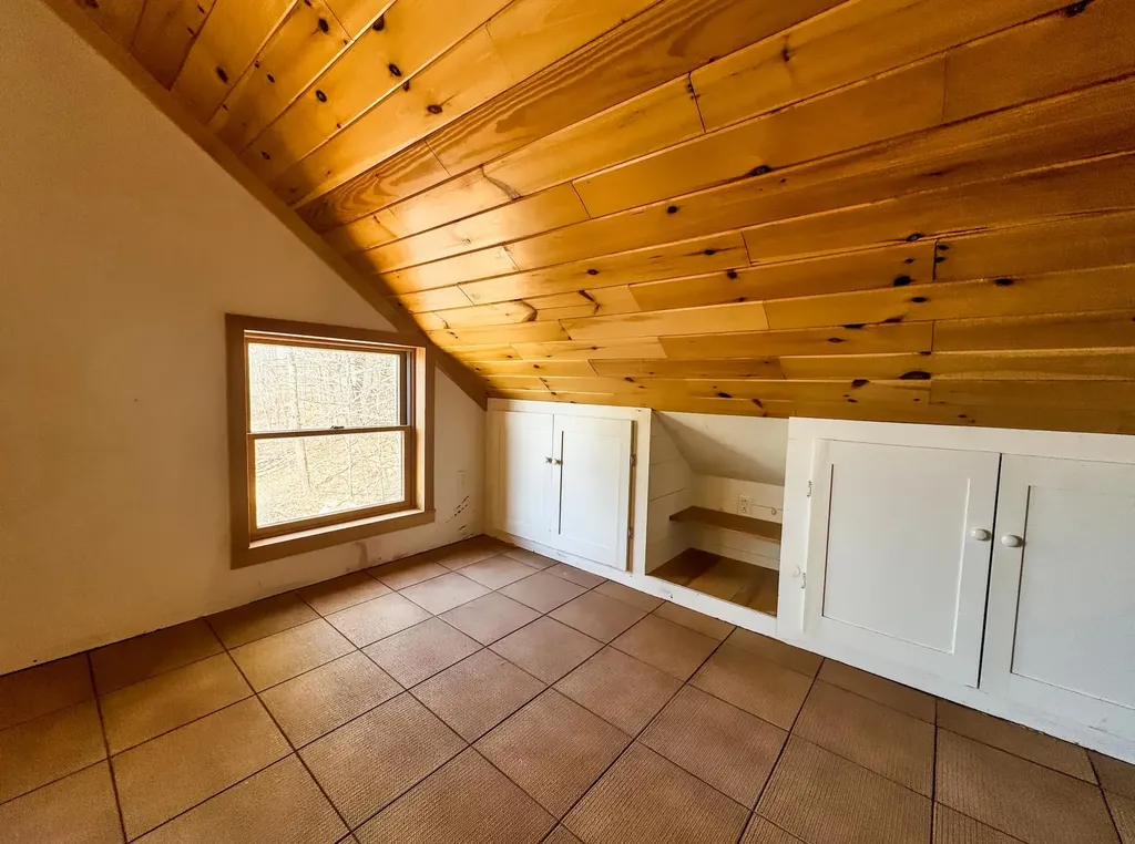 2603 North Pownal Road Pownal VT 05261-0102