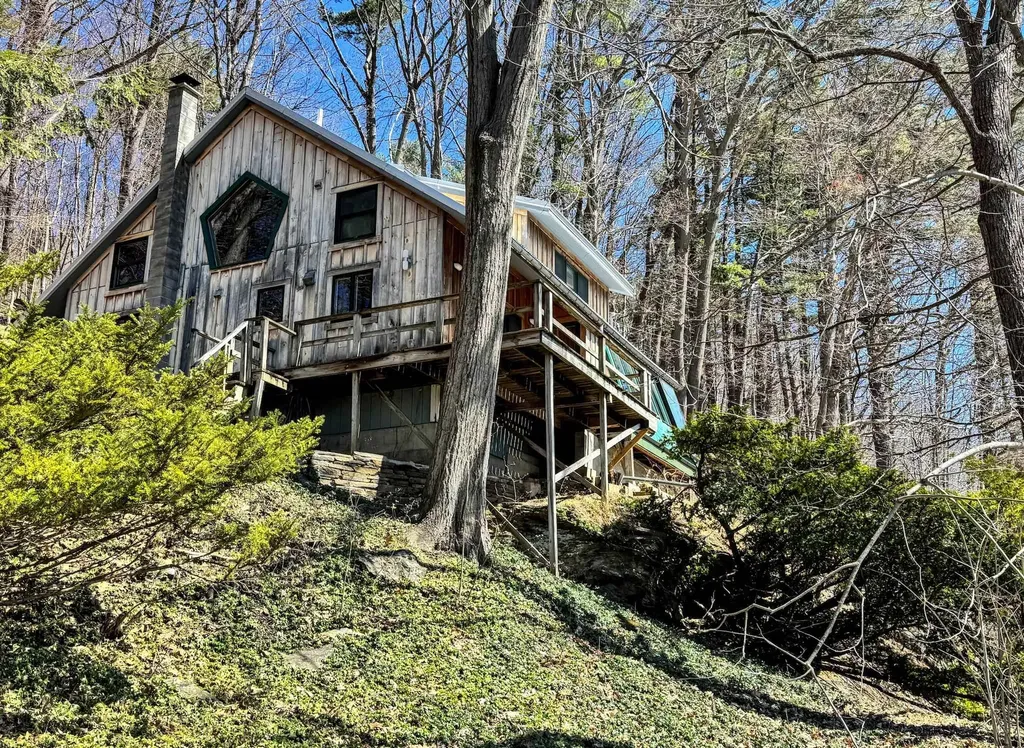 2603 North Pownal Road Pownal VT 05261-0102
