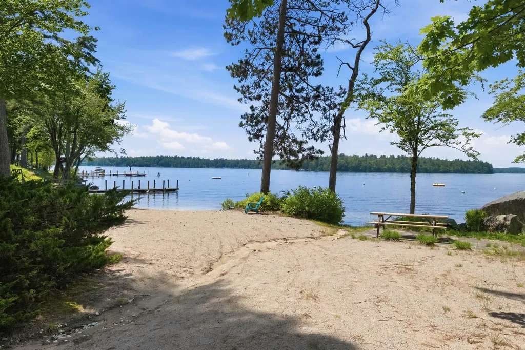 19 Wawbeek Road Tuftonboro NH 03816