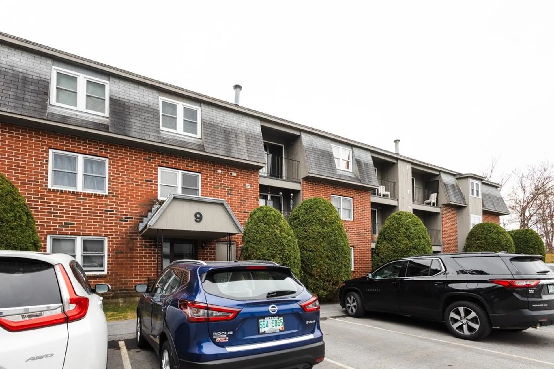 9 Blackstone Drive Nashua NH 03063