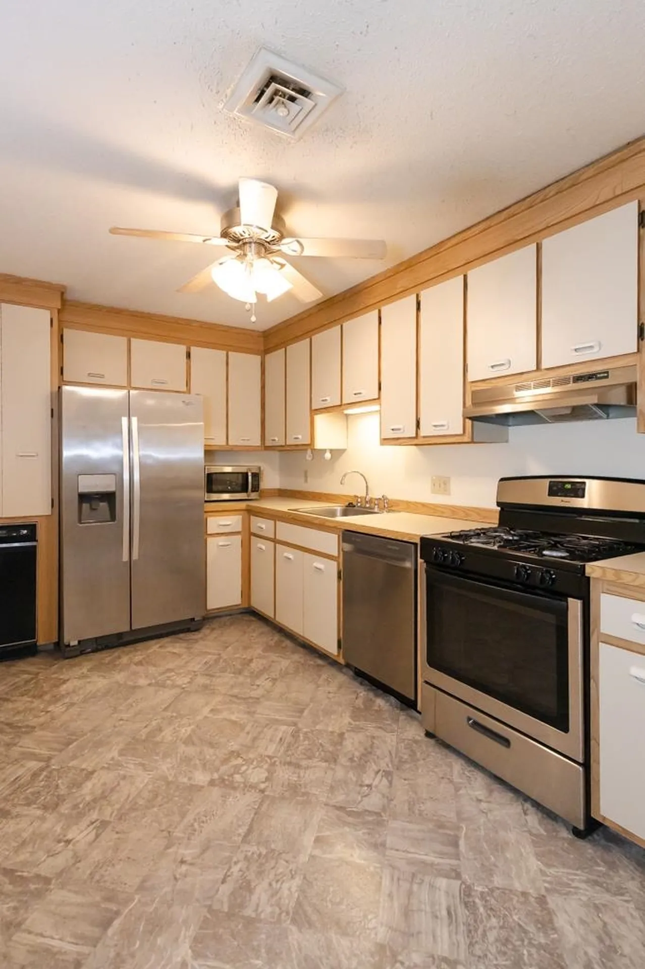 9 Blackstone Drive Nashua NH 03063