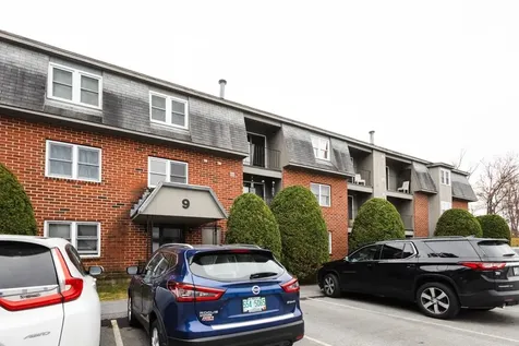 9 Blackstone Drive Nashua NH 03063