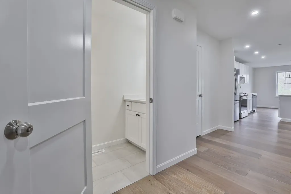 73 Crestview Way Raymond NH 03077