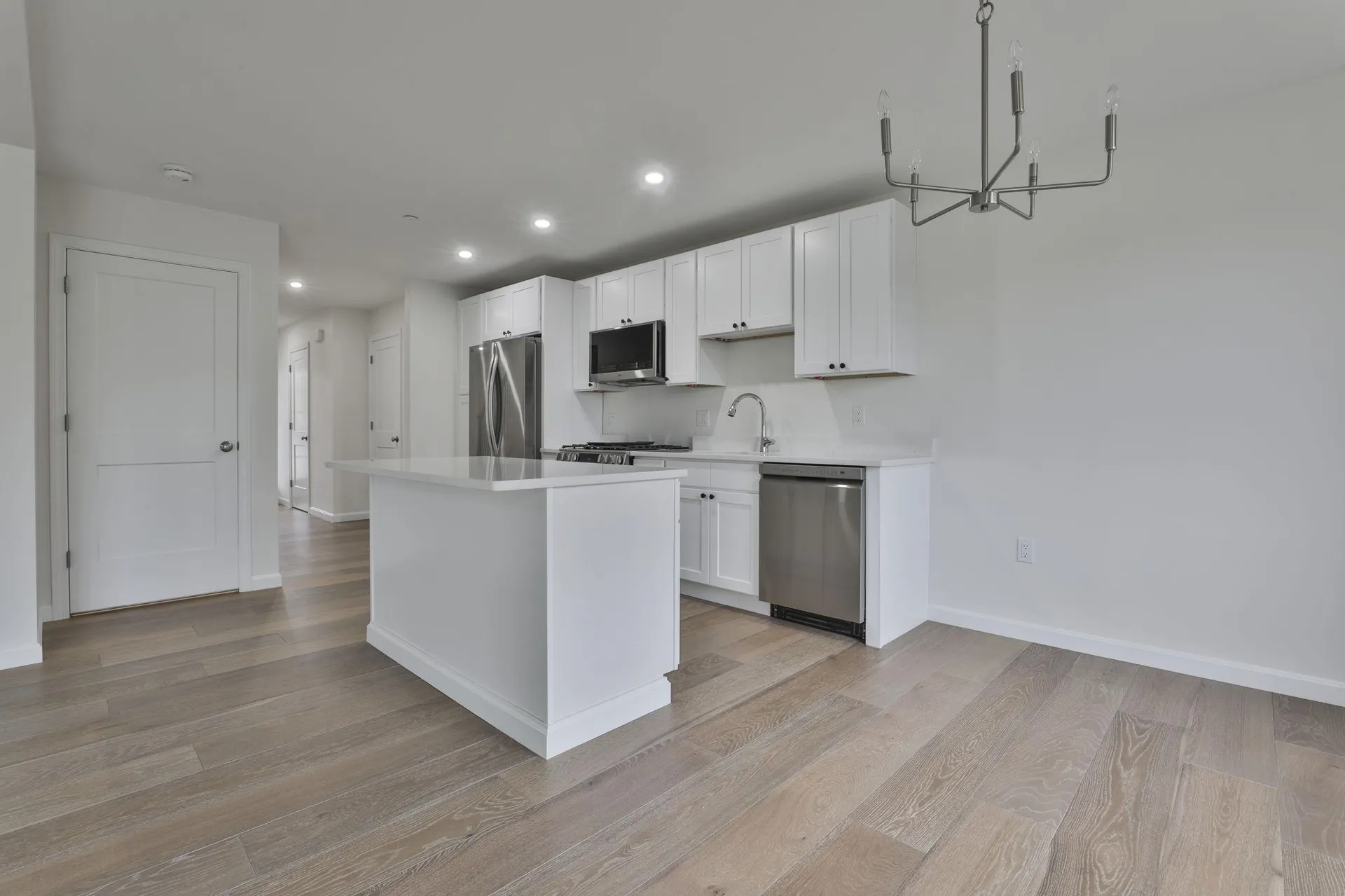 73 Crestview Way Raymond NH 03077