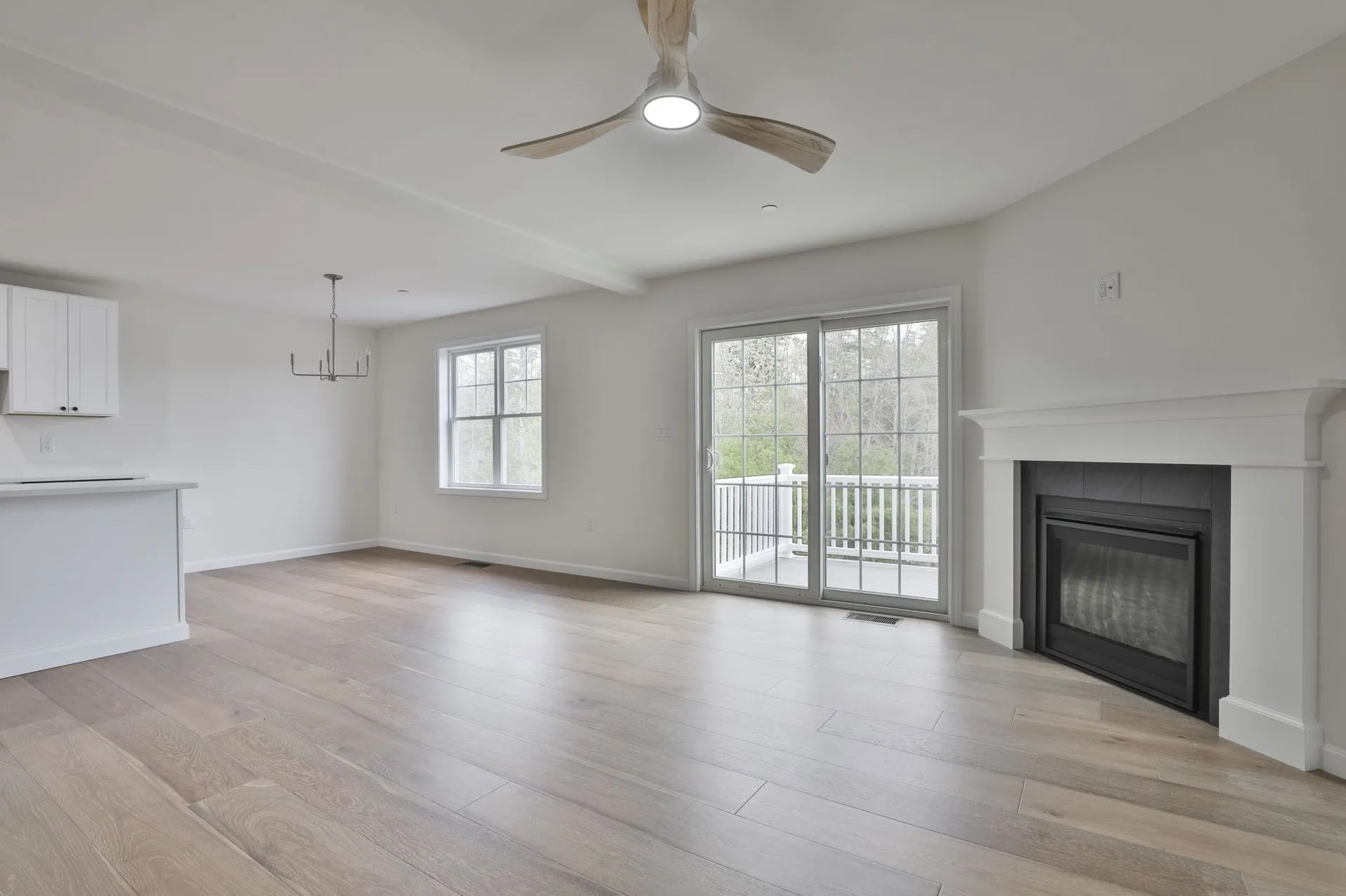 73 Crestview Way Raymond NH 03077