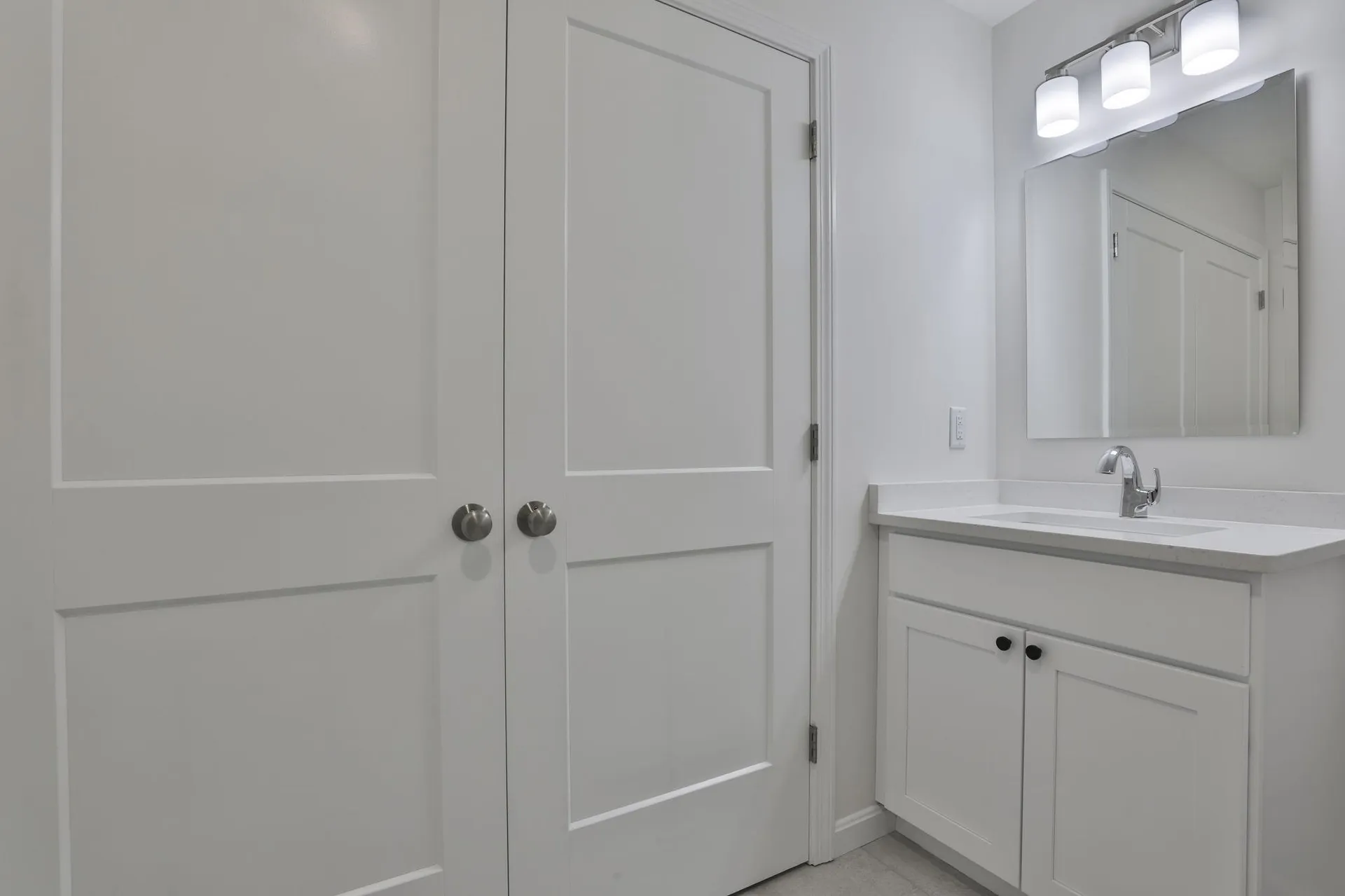 73 Crestview Way Raymond NH 03077