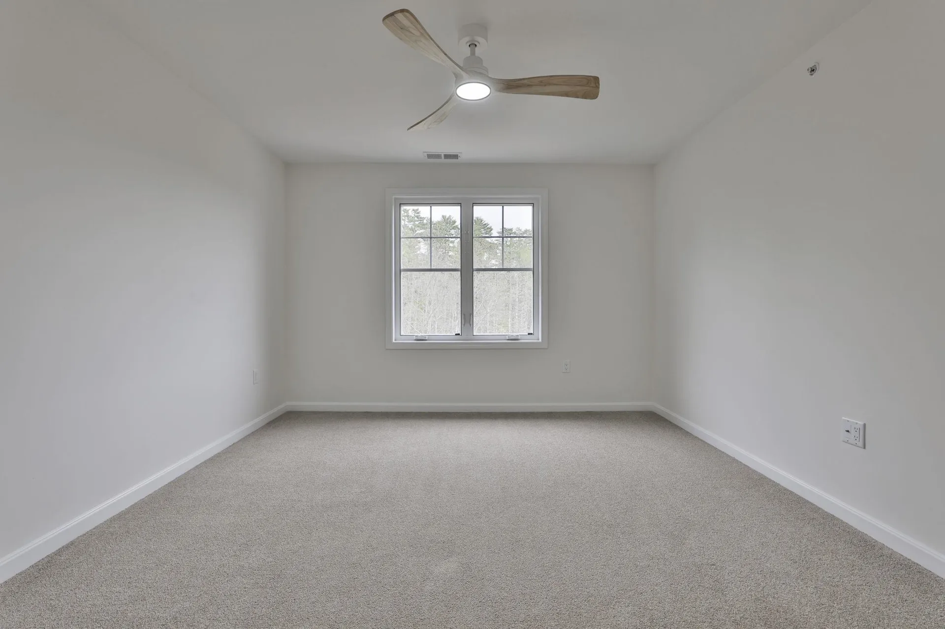 73 Crestview Way Raymond NH 03077