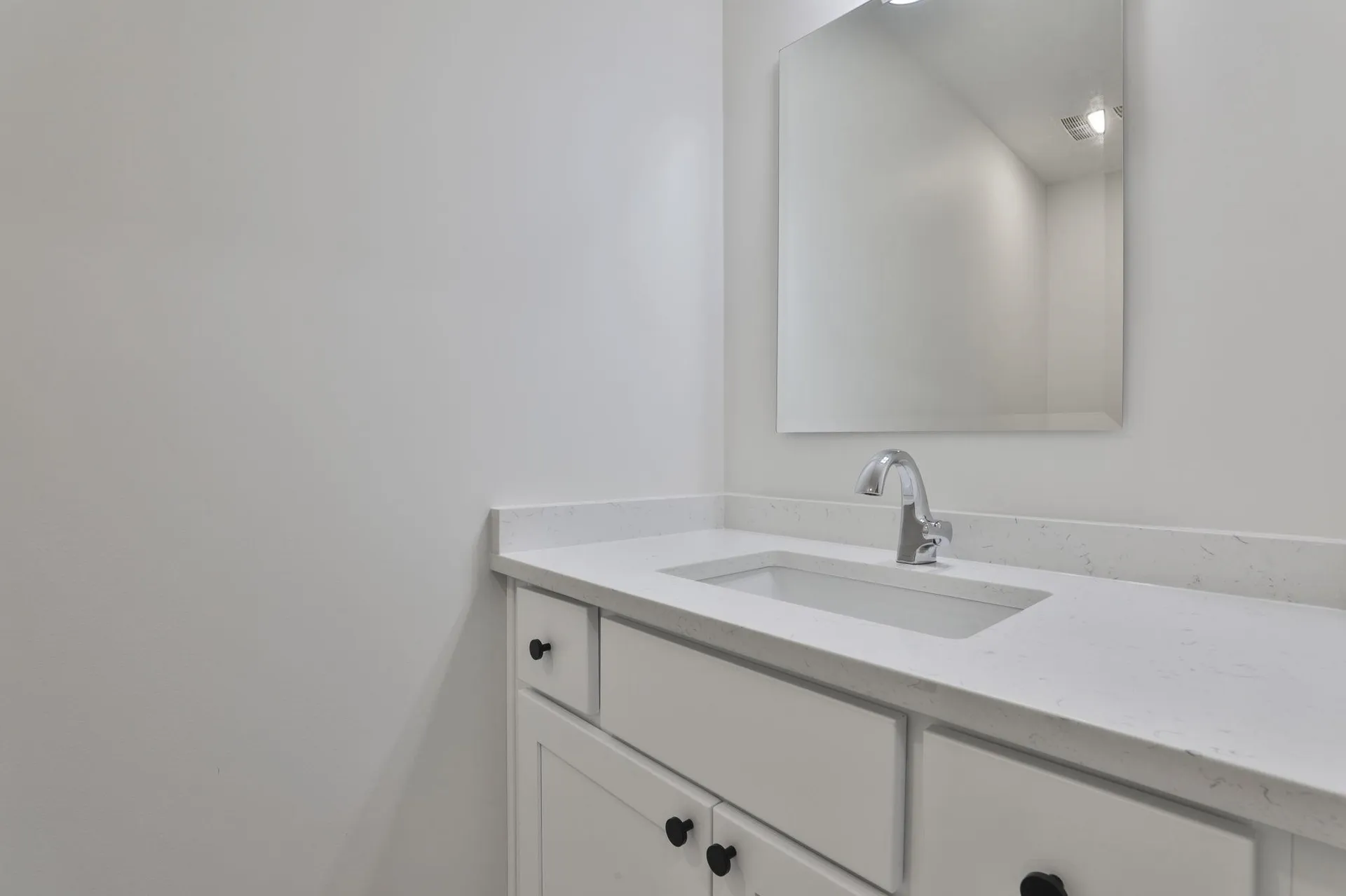 73 Crestview Way Raymond NH 03077