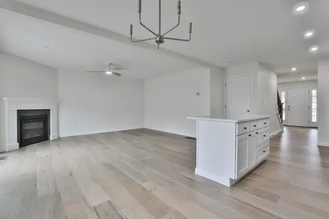 73 Crestview Way Raymond NH 03077