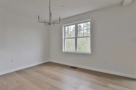 73 Crestview Way Raymond NH 03077