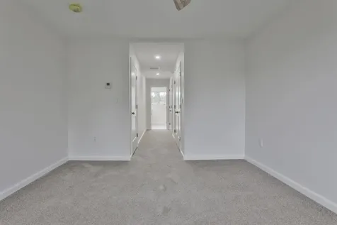 73 Crestview Way Raymond NH 03077