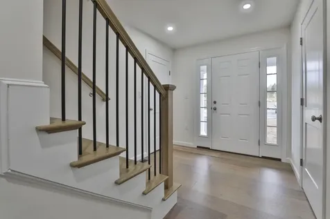 73 Crestview Way Raymond NH 03077