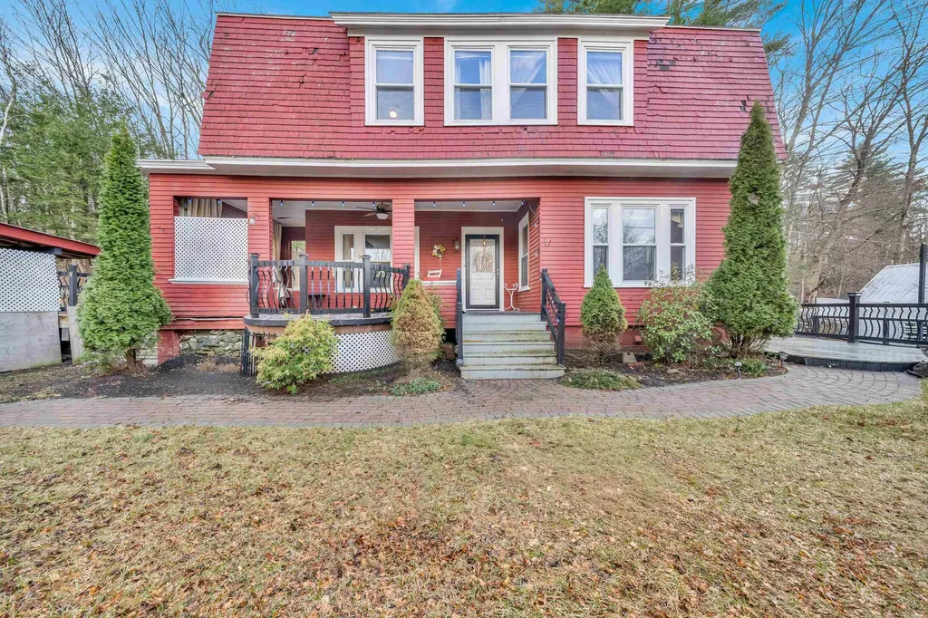7 Moulton Street Raymond NH 03077