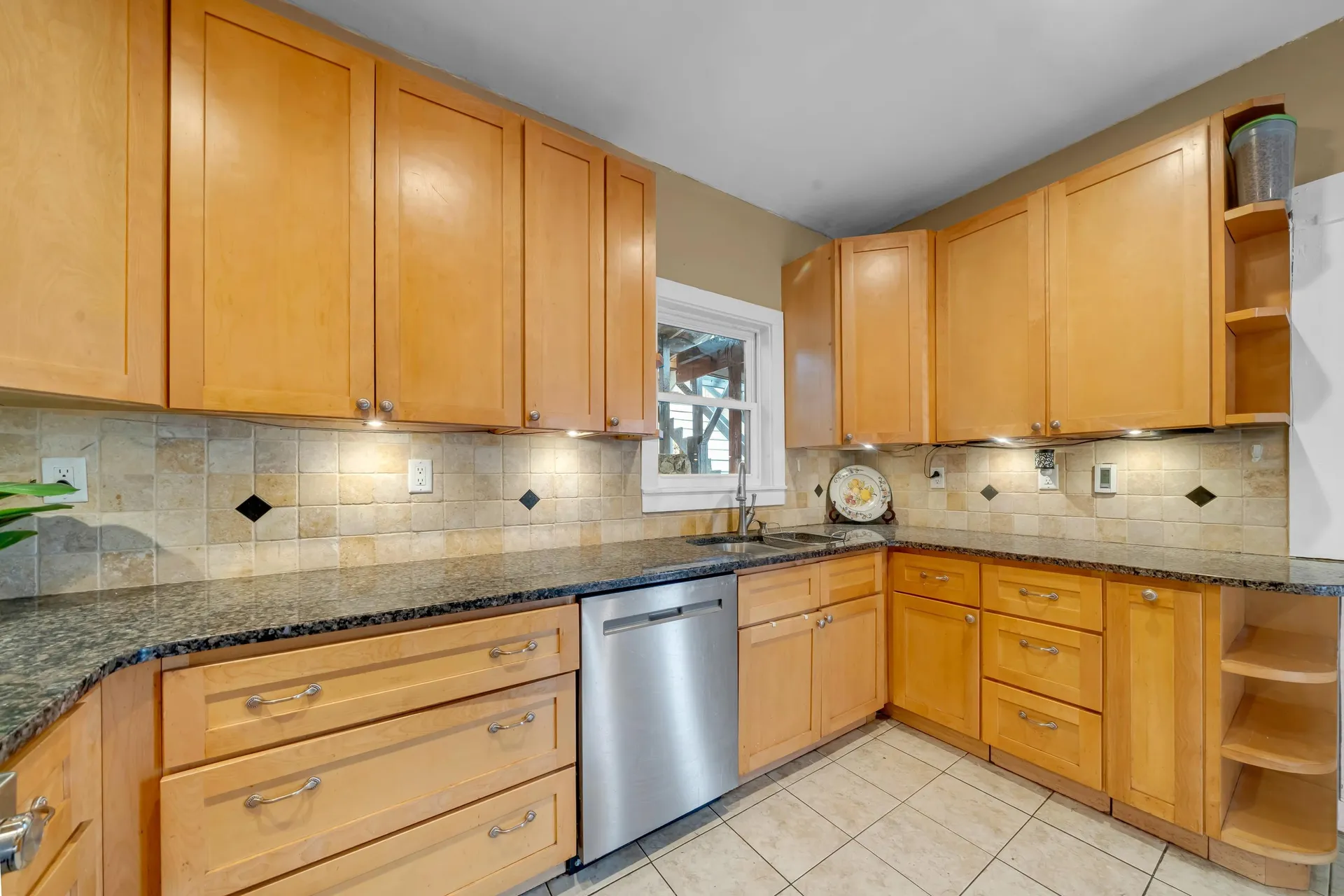 7 Moulton Street Raymond NH 03077