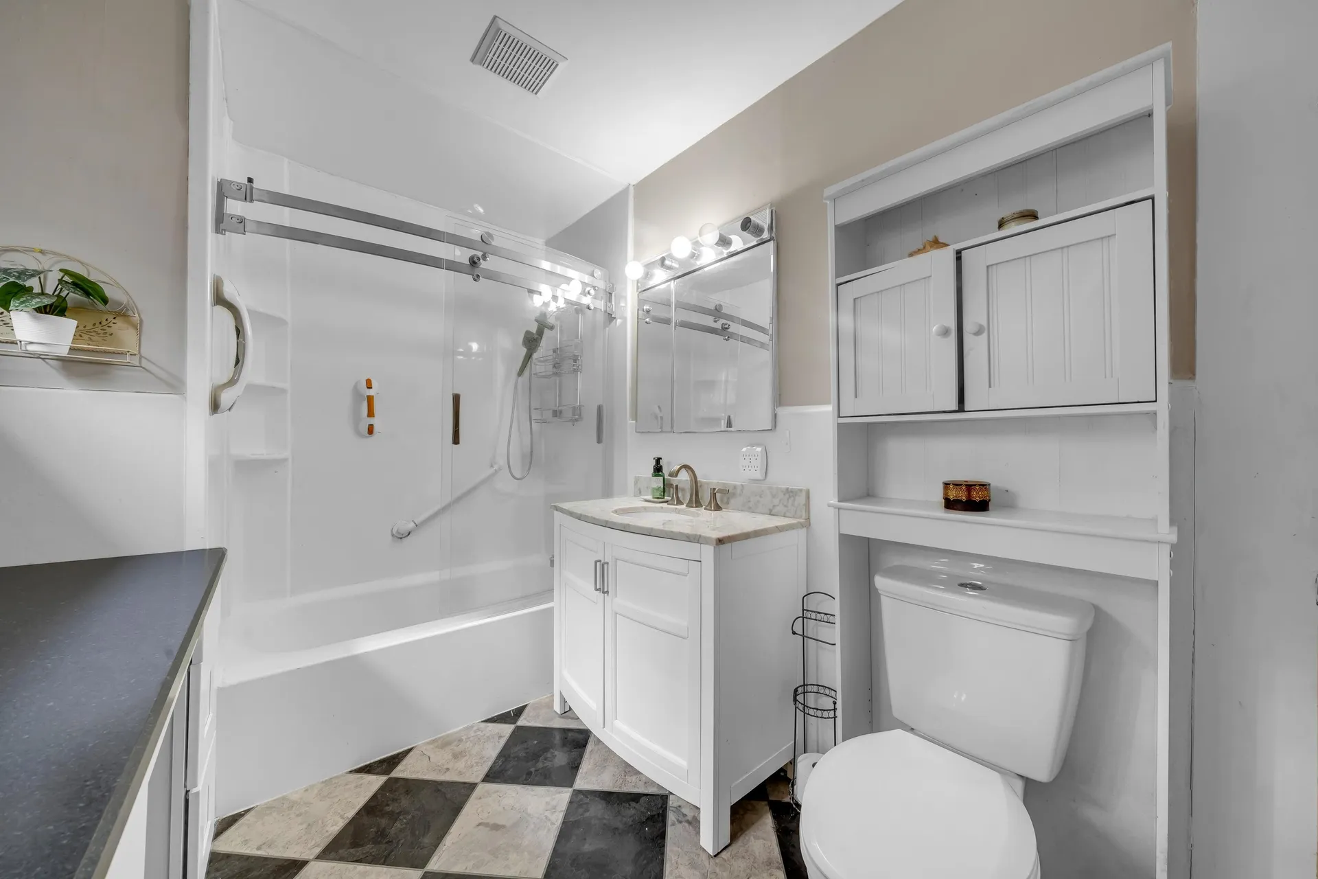 7 Moulton Street Raymond NH 03077