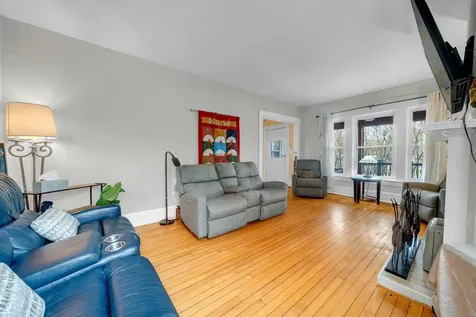 7 Moulton Street Raymond NH 03077
