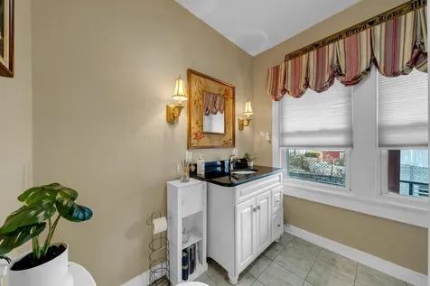 7 Moulton Street Raymond NH 03077