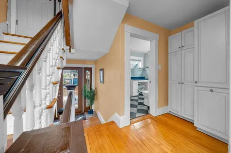 7 Moulton Street Raymond NH 03077
