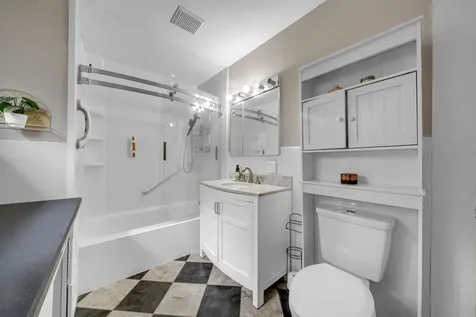 7 Moulton Street Raymond NH 03077