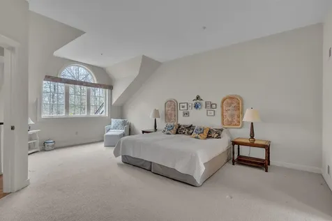 56 Peninsula Drive Stratham NH 03885