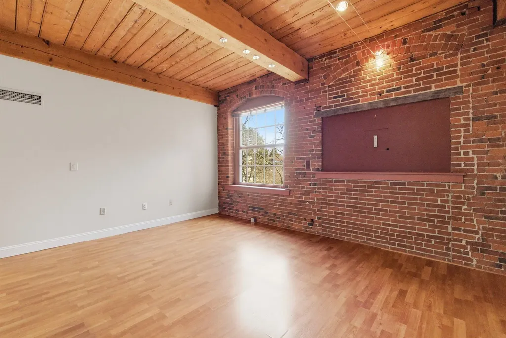 335 Cypress Street Manchester NH 03103