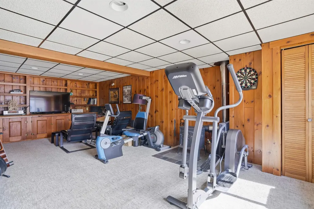 11 Olympia Circle Nashua NH 03062