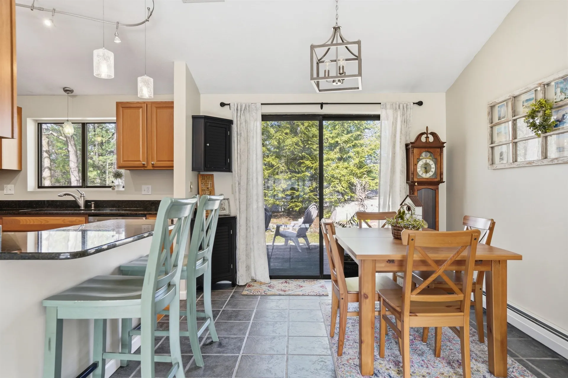 11 Olympia Circle Nashua NH 03062