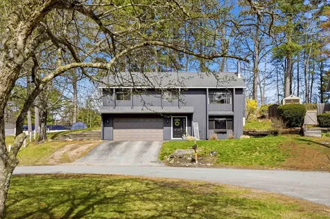 11 Olympia Circle Nashua NH 03062