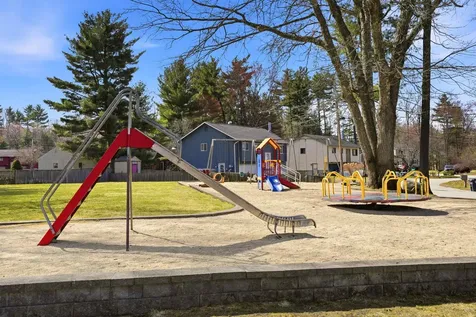 11 Olympia Circle Nashua NH 03062