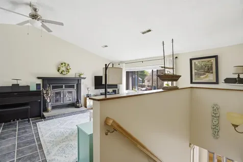 11 Olympia Circle Nashua NH 03062