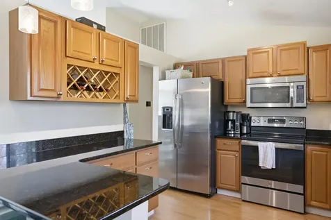 11 Olympia Circle Nashua NH 03062