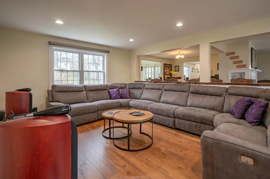29 Dickerman Street Nashua NH 03060