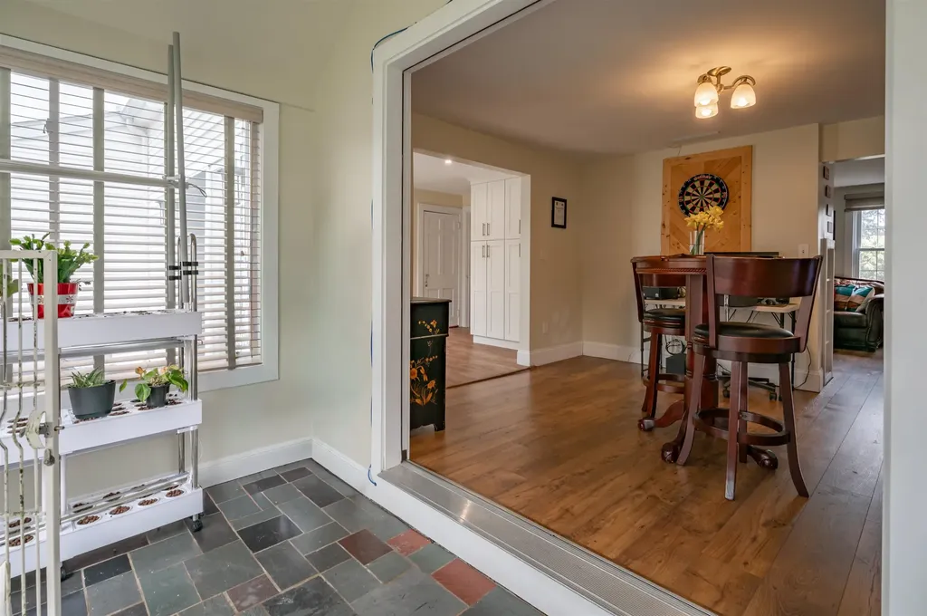 29 Dickerman Street Nashua NH 03060