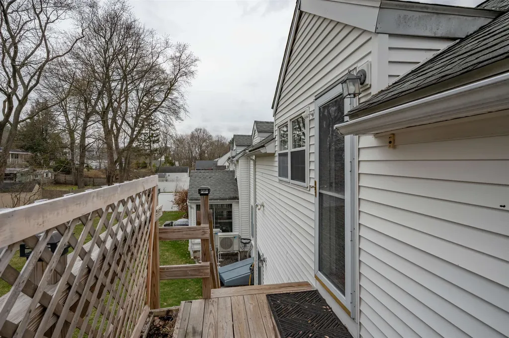 29 Dickerman Street Nashua NH 03060