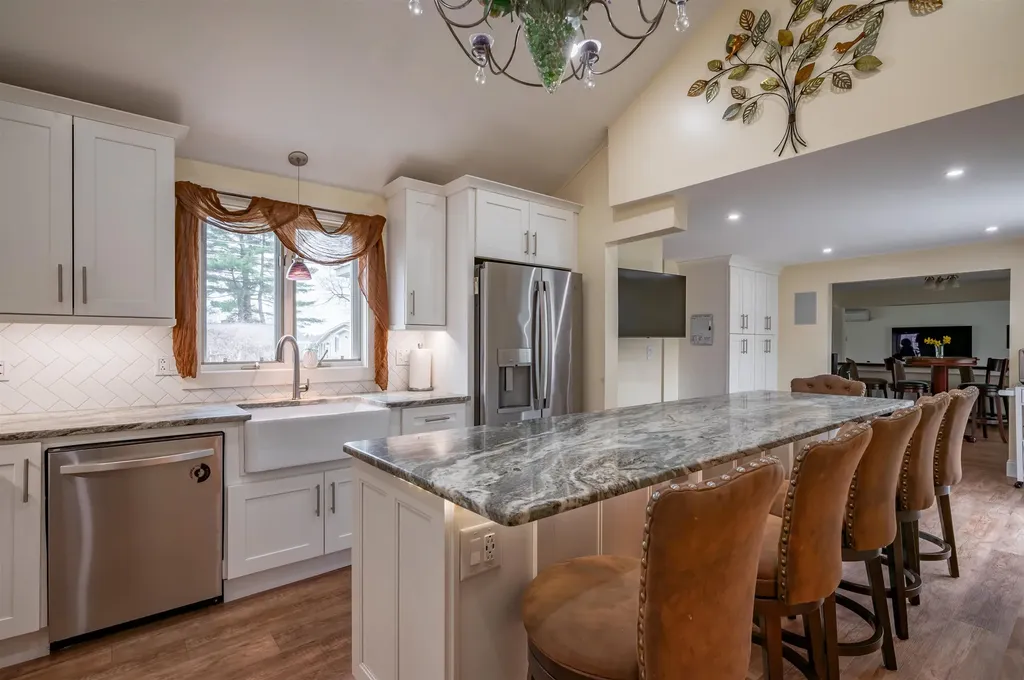 29 Dickerman Street Nashua NH 03060