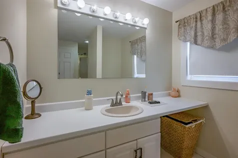 29 Dickerman Street Nashua NH 03060