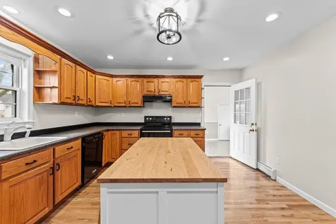 14 Beaver Street Nashua NH 03063